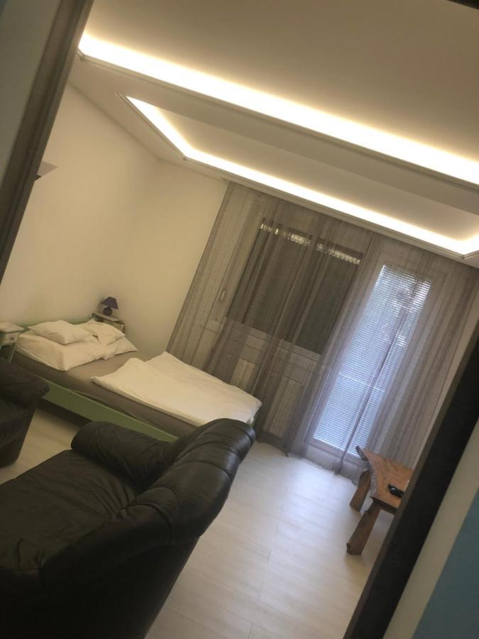 Bezso Apartman ไฮจ์ดุสโซบอสโล ภายนอก รูปภาพ